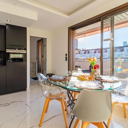 Διαμέρισμα Gray D'albion Del562 *