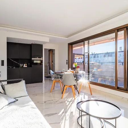 Gray D'albion Del562 Apartment *